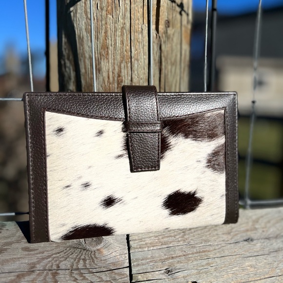 Other - New Gift Idea PASSPORT holder Genuine leather & cowhide hide-on unisex clutch